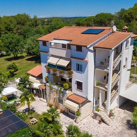 פורץ Apartments Lori מראה חיצוני תמונה