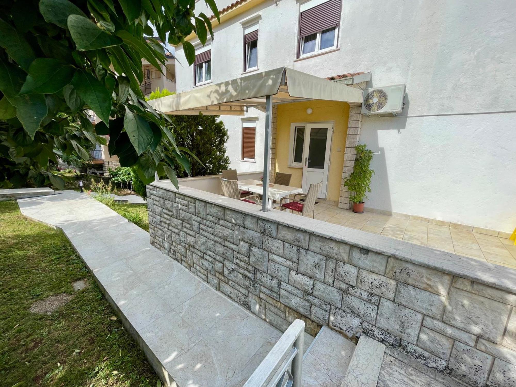 פורץ Apartments Lori מראה חיצוני תמונה
