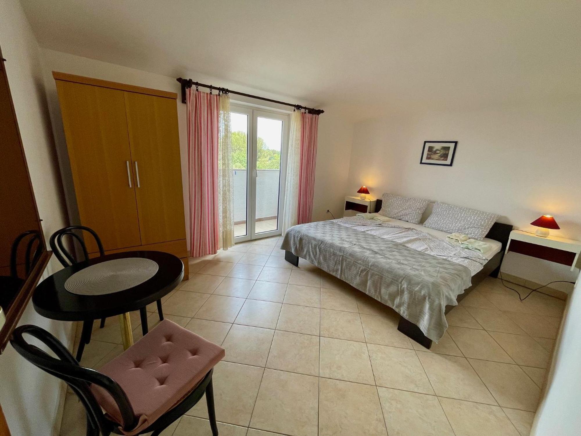 פורץ Apartments Lori מראה חיצוני תמונה